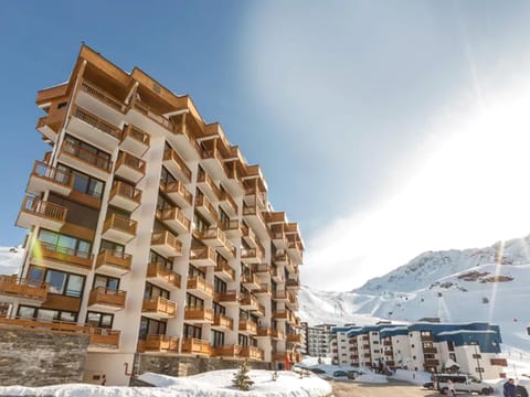 Property building, Winter