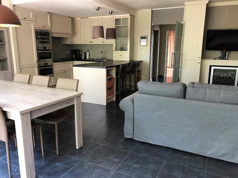 Kitchen or kitchenette, Living room, Dining area