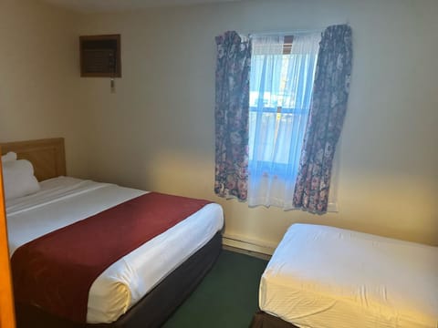 Studio 6 Lake George NY Adirondacks Motel in Queensbury