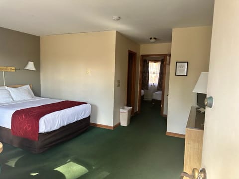 Studio 6 Lake George NY Adirondacks Motel in Queensbury