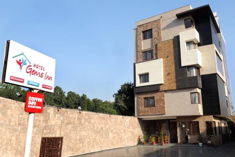 Restaurant/places to eat, Area and facilities