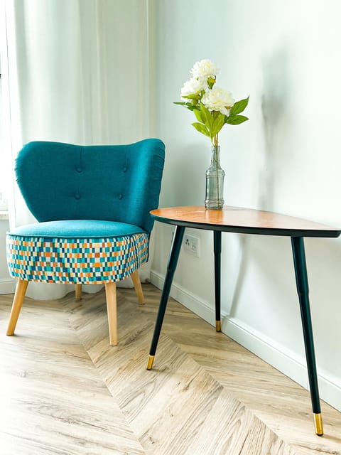 Bedroom, hair dresser