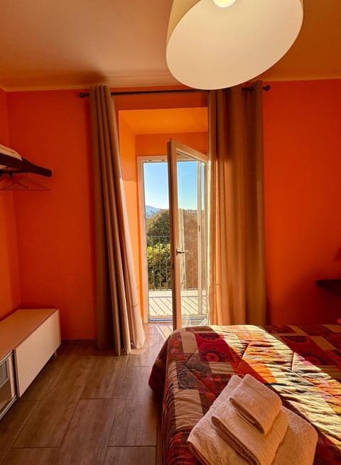 Bed, Natural landscape, Photo of the whole room, Bedroom, towels