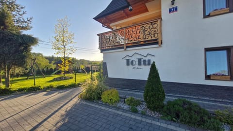 Property building, Spring, Day, Garden, Garden view