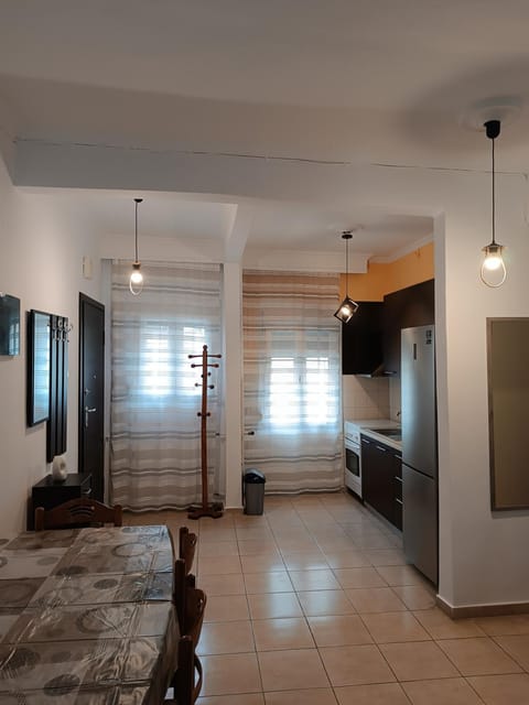 Kitchen or kitchenette, Photo of the whole room, oven