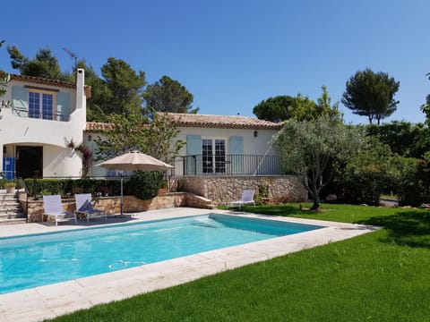 Azurea Bed and Breakfast in Valbonne