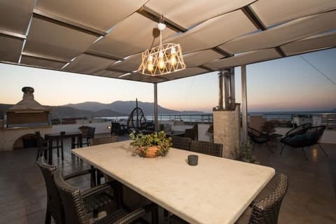 BBQ facilities, Seating area, Sea view, Dinner