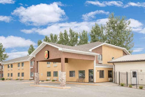 Property building, Day, On site, Time of day