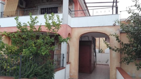 Property building, Facade/entrance
