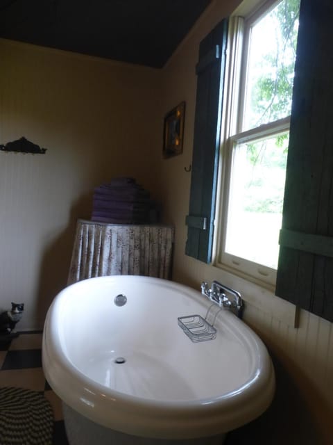 Bathroom, Bath