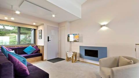 TV and multimedia, Seating area