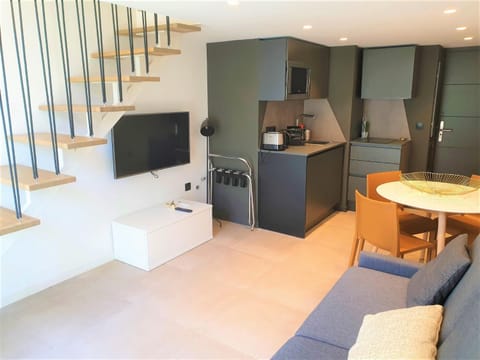 Communal lounge/ TV room, Living room