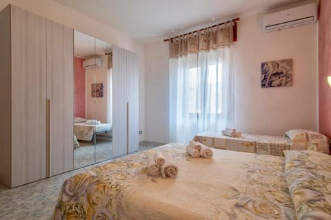 Il Nespolo , VICINO ALLE SPIAGGE, PER COPPIE E FAMIGLIE Apartment in Alghero