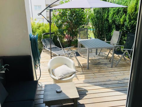 Patio, Garden, Balcony/Terrace, Seating area, Garden view, sunbed