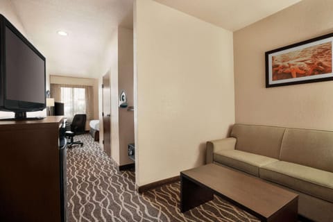 Photo of the whole room, On site