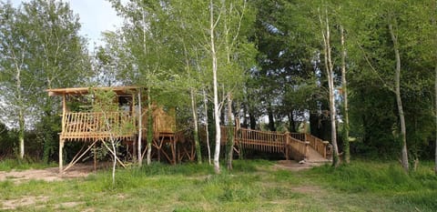 LA CABANE PERCHEE Luxury tent in Le Puy-Sainte-Réparade