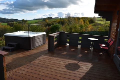 Patio, Day, Natural landscape, Hot Tub, View (from property/room), Balcony/Terrace, Mountain view