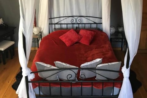 Gîte "L'échappée amoureuse et féérique" House in Wallonia, Belgium