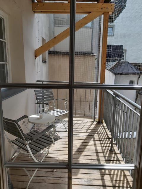 Property building, Patio, Balcony/Terrace