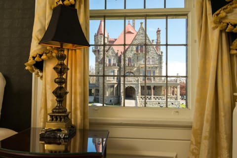 Decorative detail, Bedroom, Landmark view