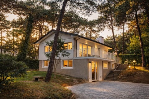 Property building, Natural landscape, Garden