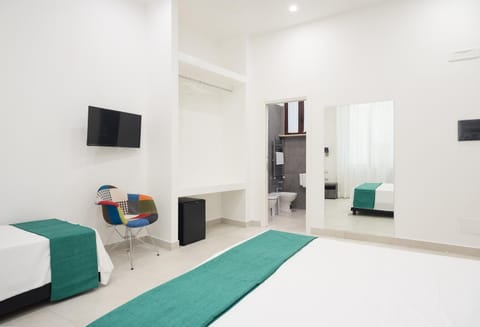 TV and multimedia, Photo of the whole room, air conditioner