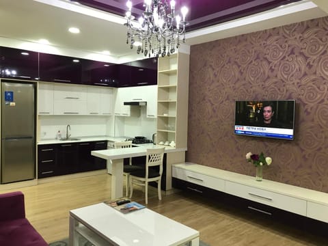 Communal lounge/ TV room, Kitchen or kitchenette, Living room, Dining area