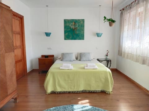 Bed, Photo of the whole room, Bedroom, towels, wardrobe, air conditioner