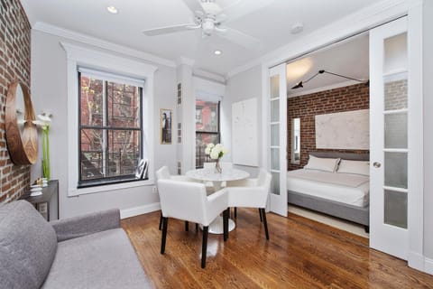 Living room, Seating area, Dining area, City view