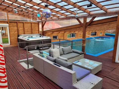 Seating area, Swimming pool