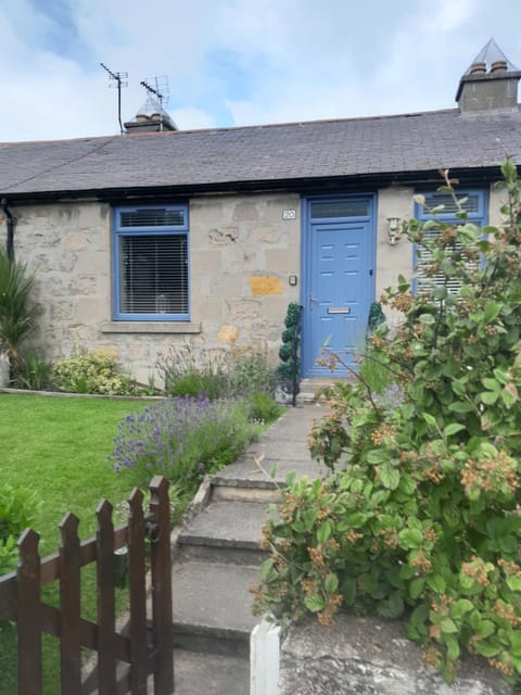 WELCOMEHOUSE close to east beach, shops, restaurants and RAF base House in Lossiemouth