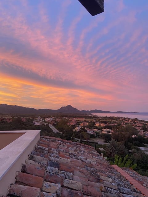 Balcony/Terrace, City view, Mountain view, Sea view, Sunset