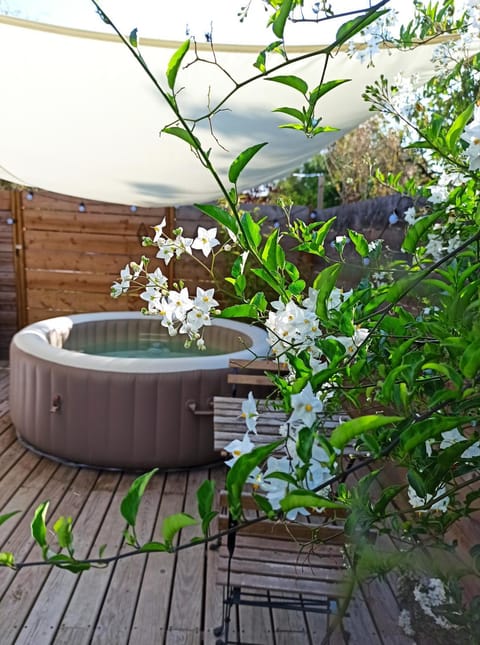 Hot Tub, Hot Tub, Spa and wellness centre/facilities