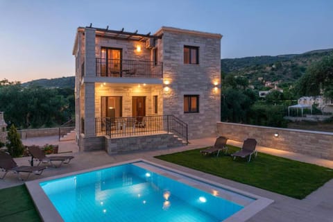 Property building, Natural landscape, Mountain view, Swimming pool