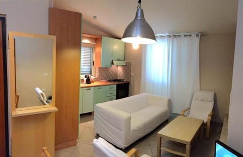 Kitchen or kitchenette, Living room