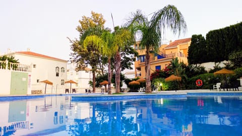 Property building, Day, Garden, Garden view, Pool view, Swimming pool, sunbed