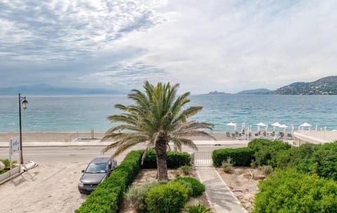 Loutraki Μοναδικής θέσης διαμέρισμα στη θάλασσα Apartment in Euboea