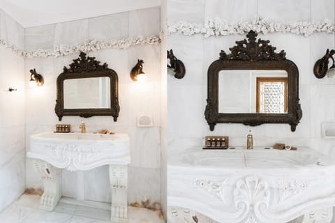 Property building, Bathroom, Other, Other, Decorative detail, Logo/Certificate/Sign, On site, Family, Quiet street view