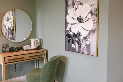 Coffee/tea facilities, Seating area