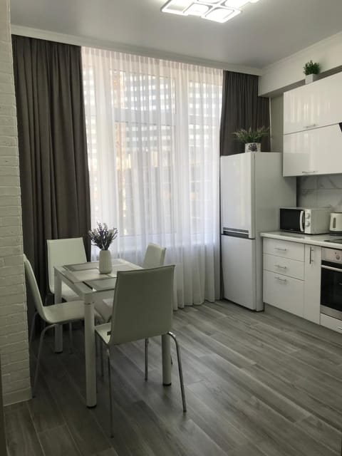 Kitchen or kitchenette, Dining area, Communal kitchen