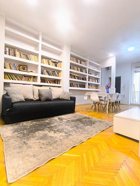 Downtown apartment in walk zone with 3 bedrooms and garage Apartment in Novi Sad