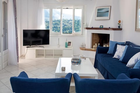 TV and multimedia, Living room, Seating area
