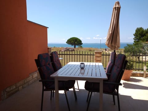 Natural landscape, Balcony/Terrace, Seating area, Dining area, Sea view, hair dresser