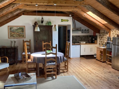 Kitchen or kitchenette, Living room