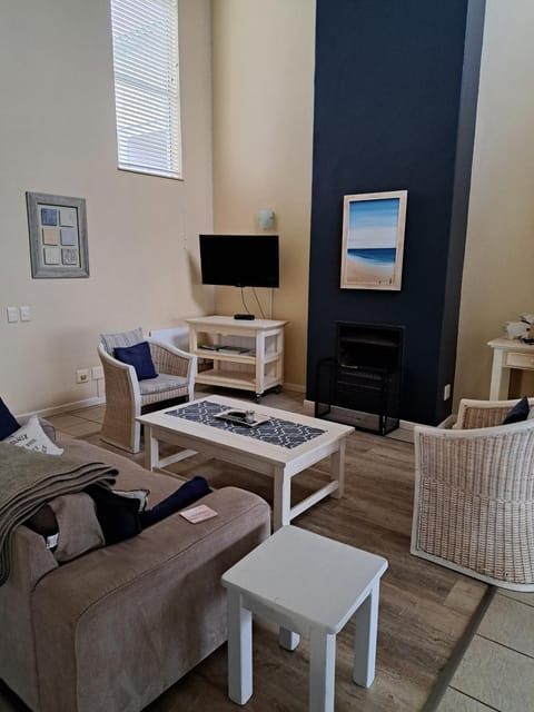 Property building, Lounge or bar