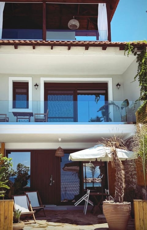 Property building, View (from property/room), Balcony/Terrace