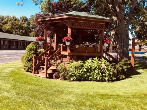 Viking Arms Inn - Ludington Motel in Ludington