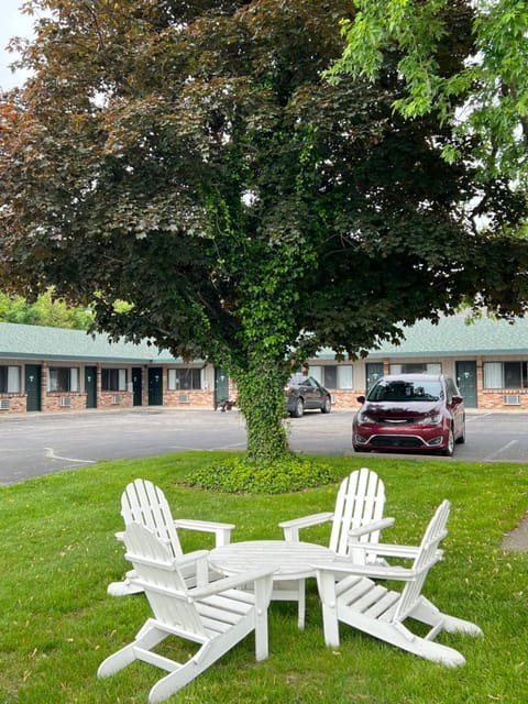 Viking Arms Inn - Ludington Motel in Ludington