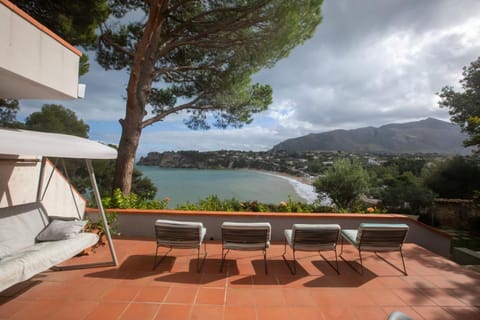 Patio, View (from property/room), Balcony/Terrace, Living room