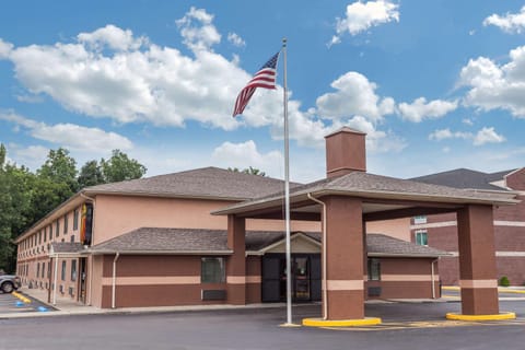 Property building, Facade/entrance, On site